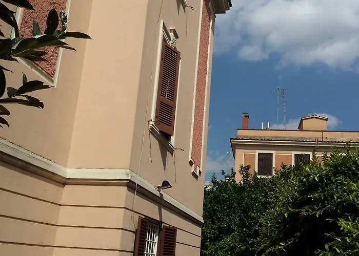 St. John לינה וארוחת בוקר 4*